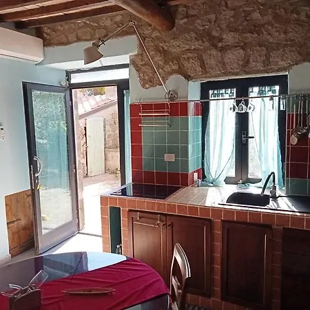 Holiday home Tana Dello Sciamano *